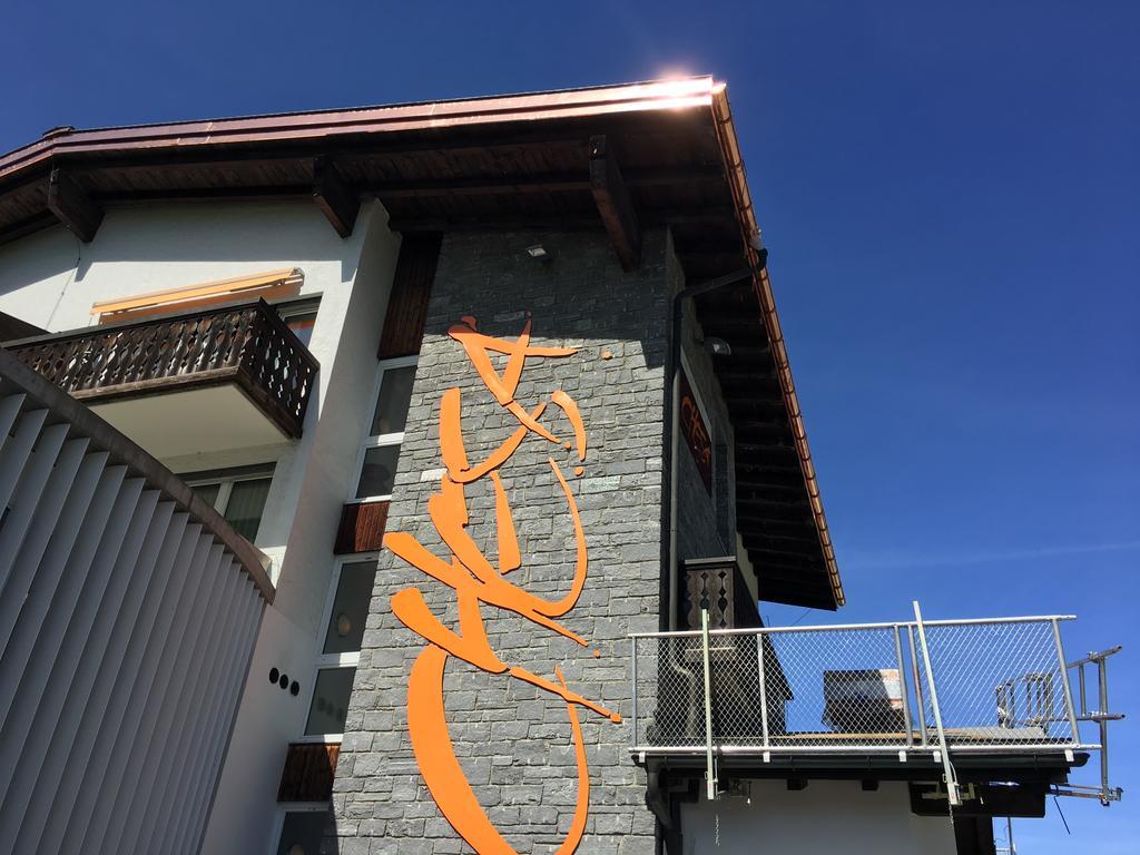 Hotel Restaurant Chesa Φιλμς Εξωτερικό φωτογραφία