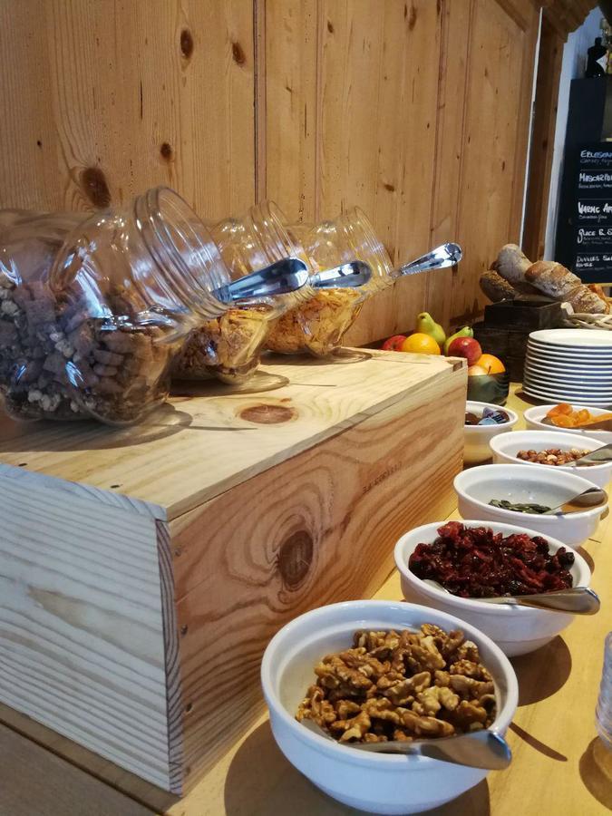 Hotel Restaurant Chesa Φιλμς Εξωτερικό φωτογραφία