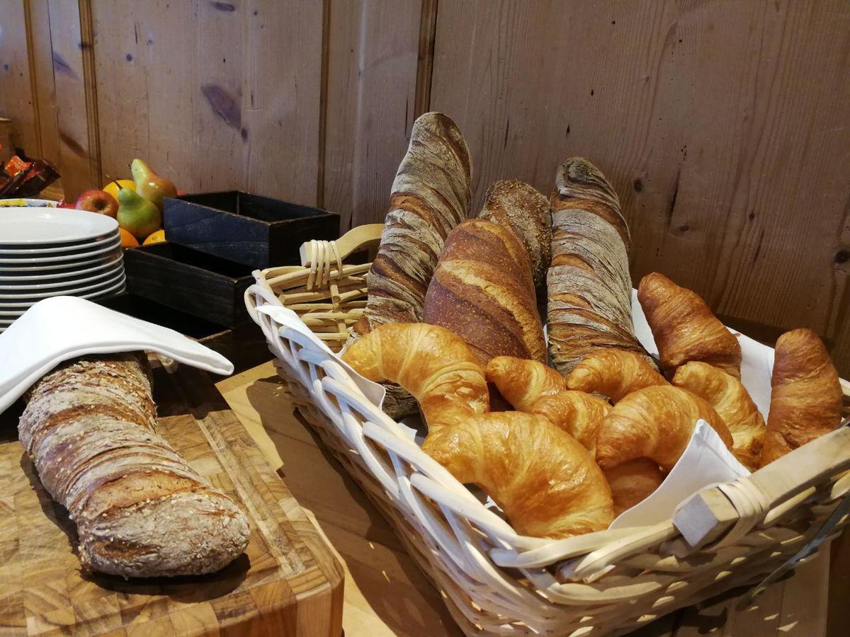 Hotel Restaurant Chesa Φιλμς Εξωτερικό φωτογραφία