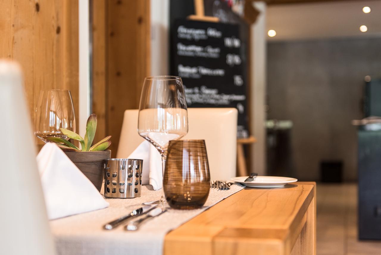 Hotel Restaurant Chesa Φιλμς Εξωτερικό φωτογραφία
