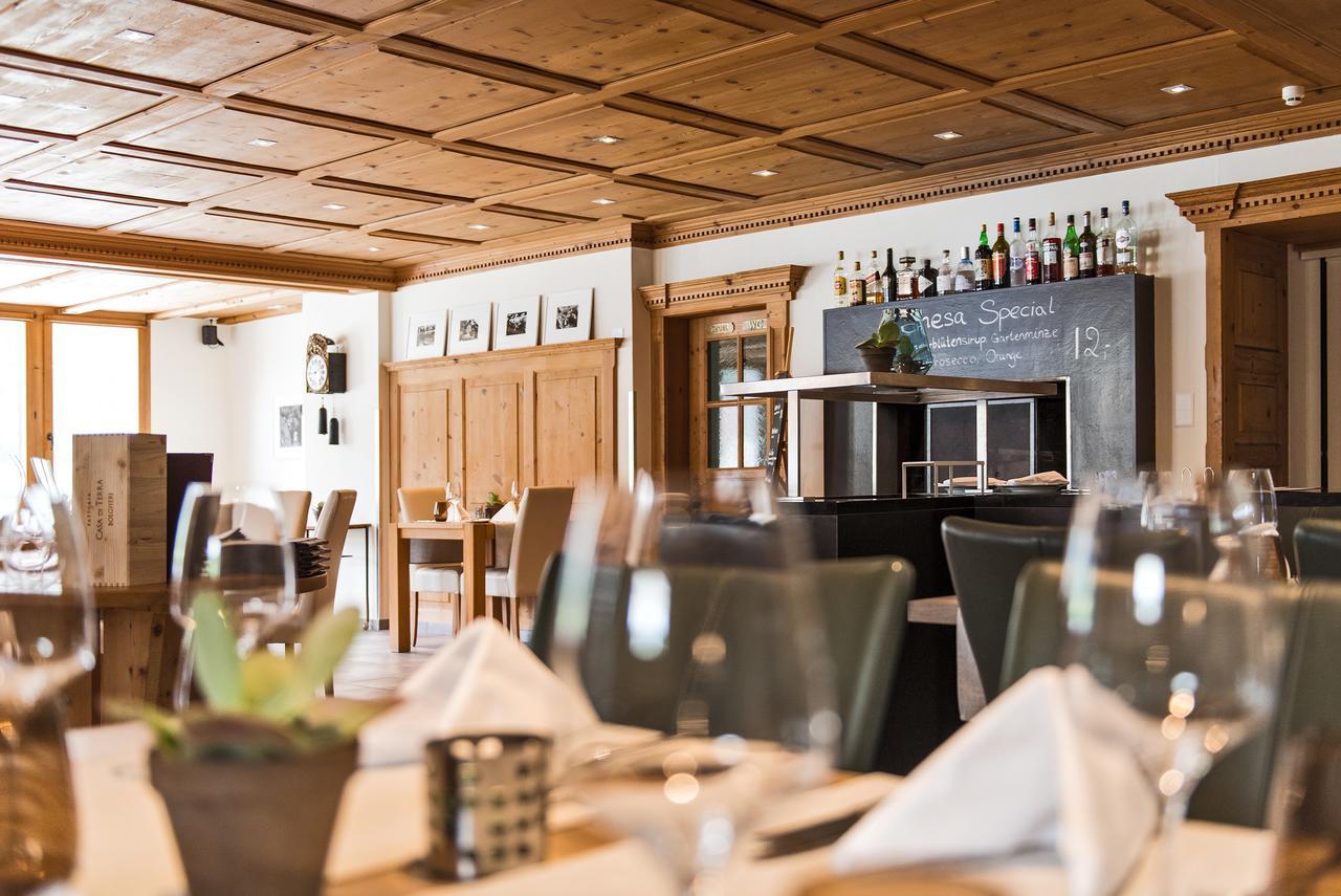 Hotel Restaurant Chesa Φιλμς Εξωτερικό φωτογραφία